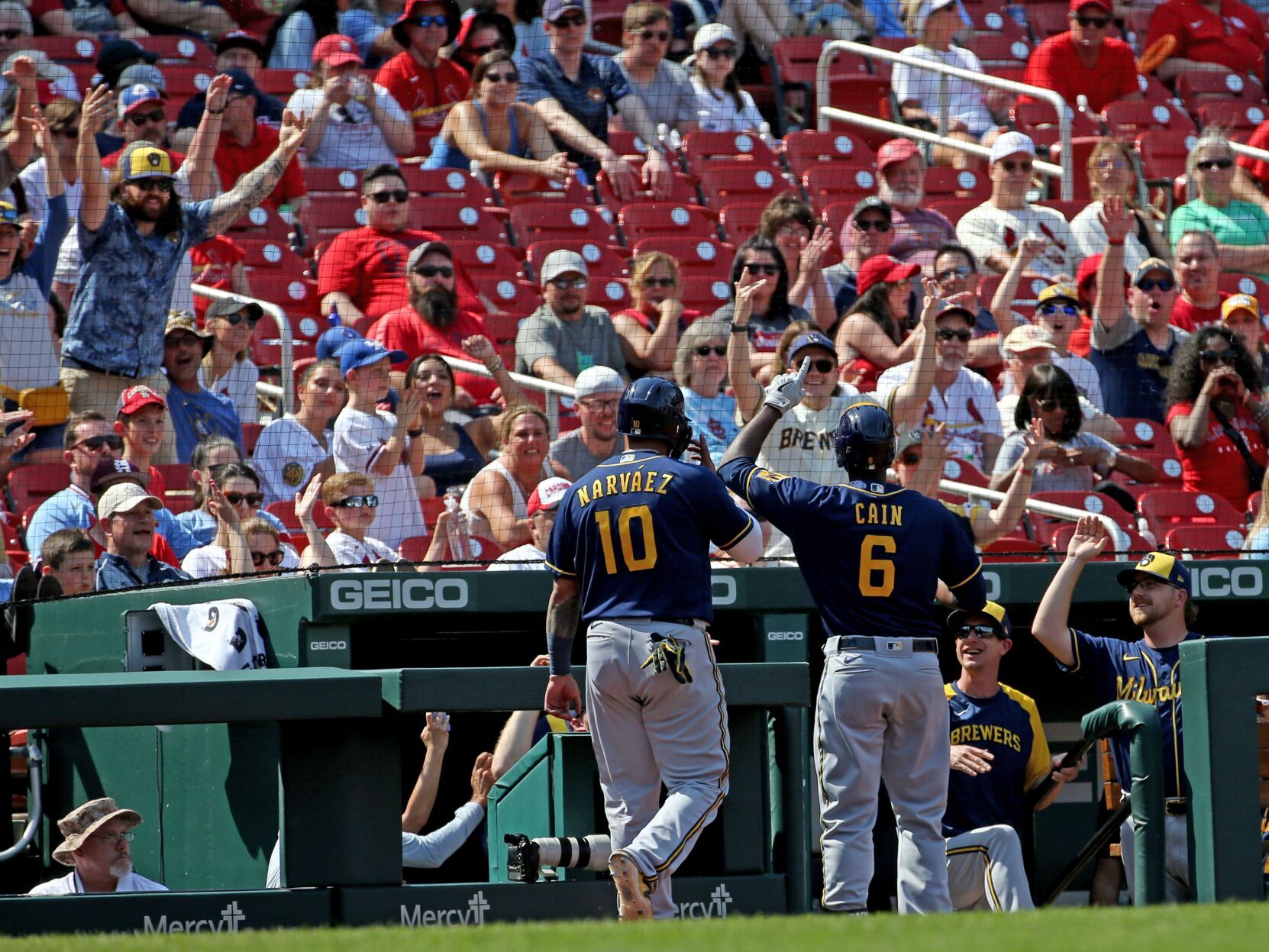 Brewers pound Cardinals 8-0 as Mikolas again gets no run support
